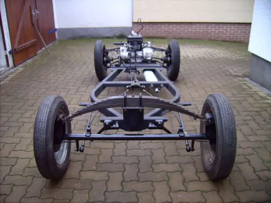 Überholtes Fahrgestell eines IFA F8