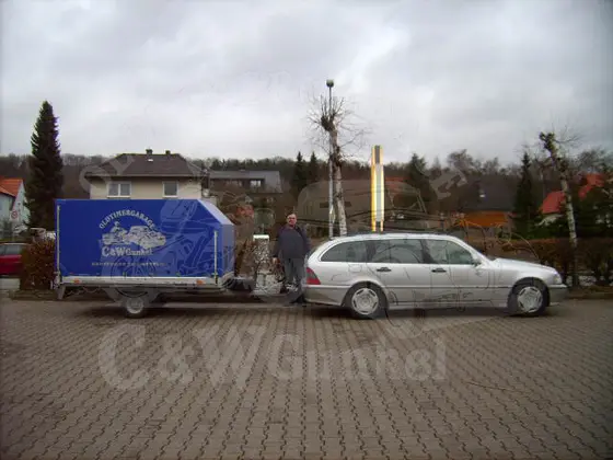 Zugfahrzeug mit Anhänger für Oldtimer-Transporte